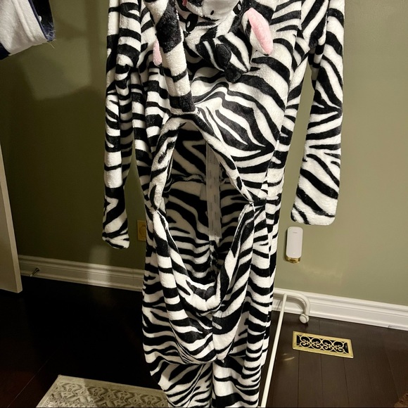Zebra onesie - Picture 5 of 5